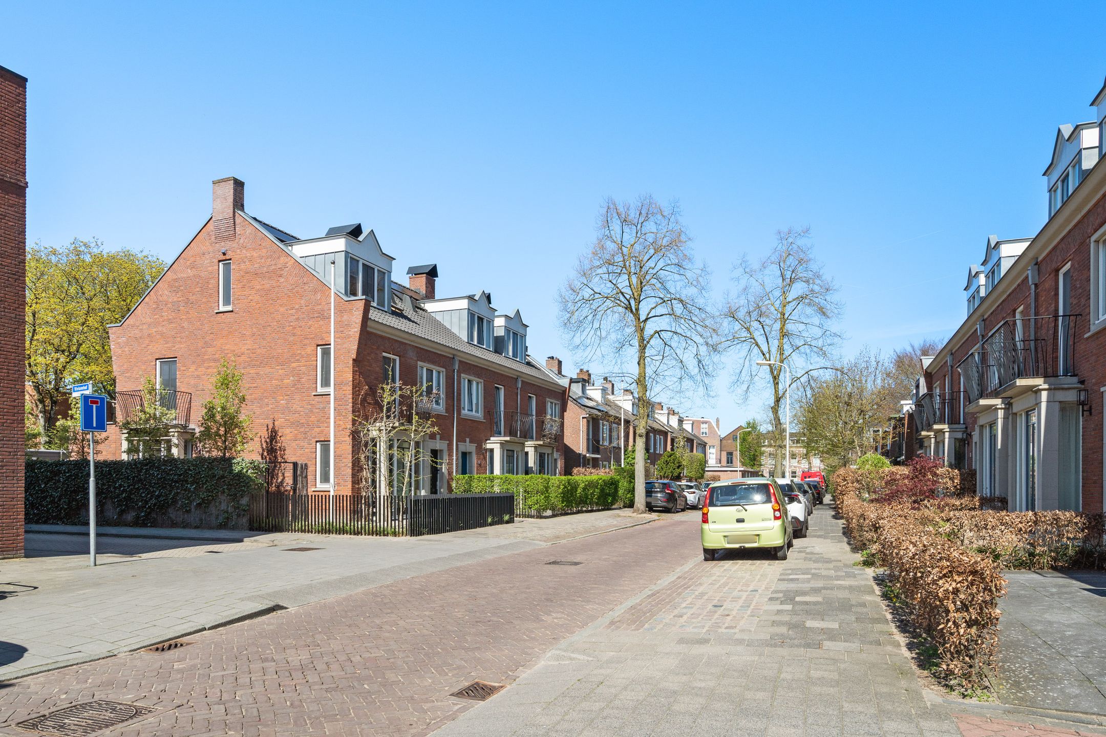 Photo 42 of Burgemeester Middelaerlaan 3