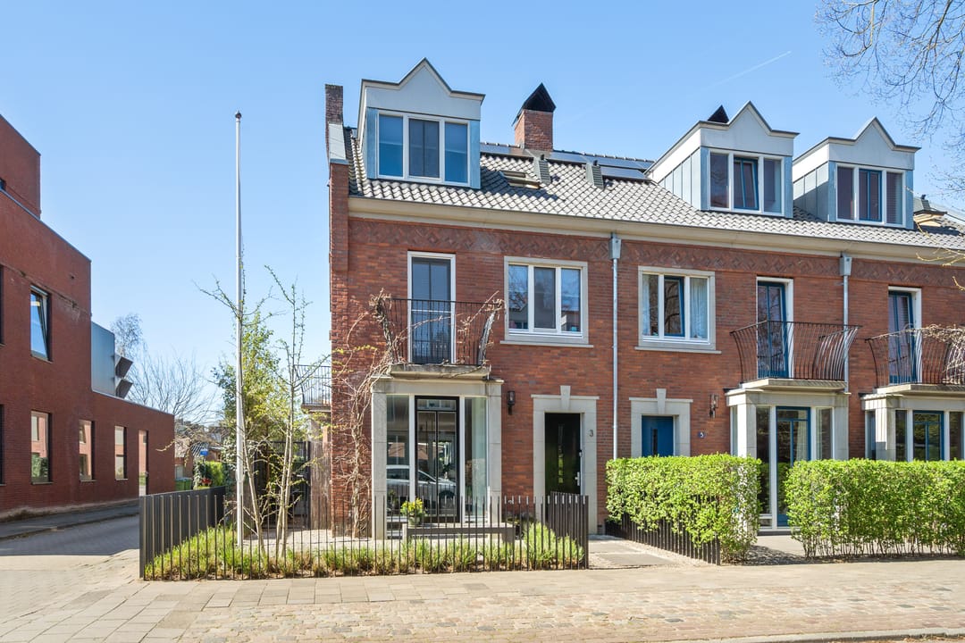 Photo 1 of Burgemeester Middelaerlaan 3