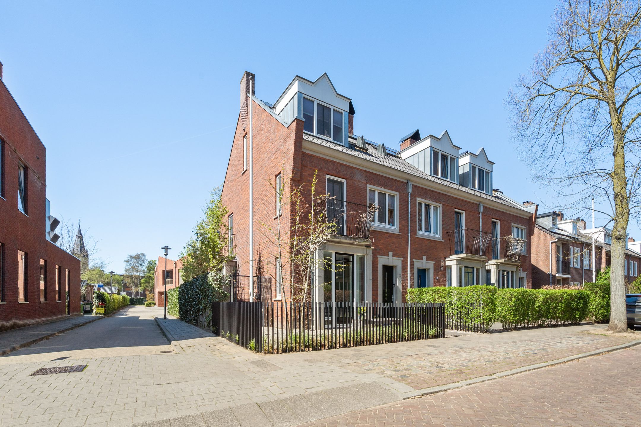 Photo 45 of Burgemeester Middelaerlaan 3