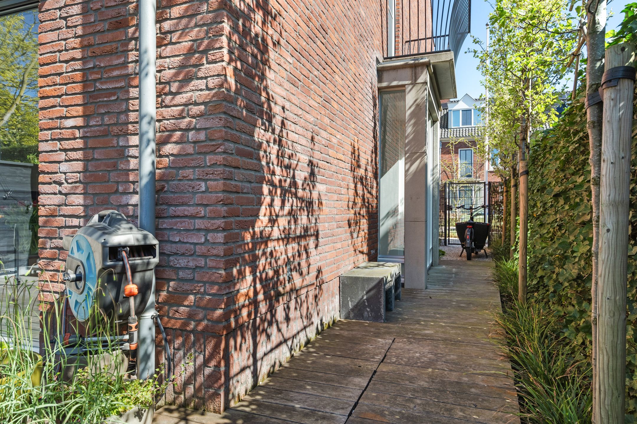Photo 21 of Burgemeester Middelaerlaan 3