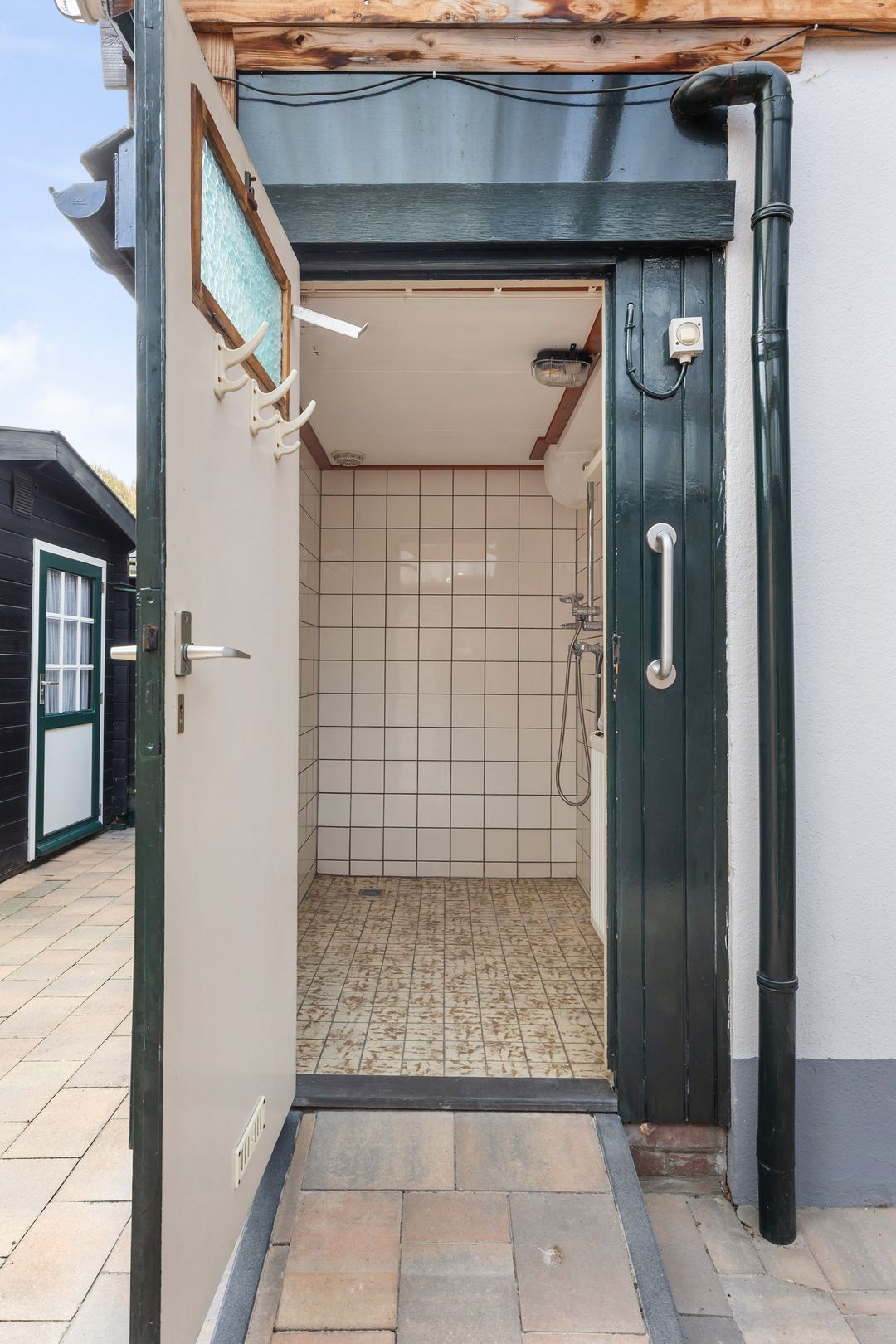 Characterful 1930s Home with Large Garden and Sheds Near Apeldoorn Centre — 13