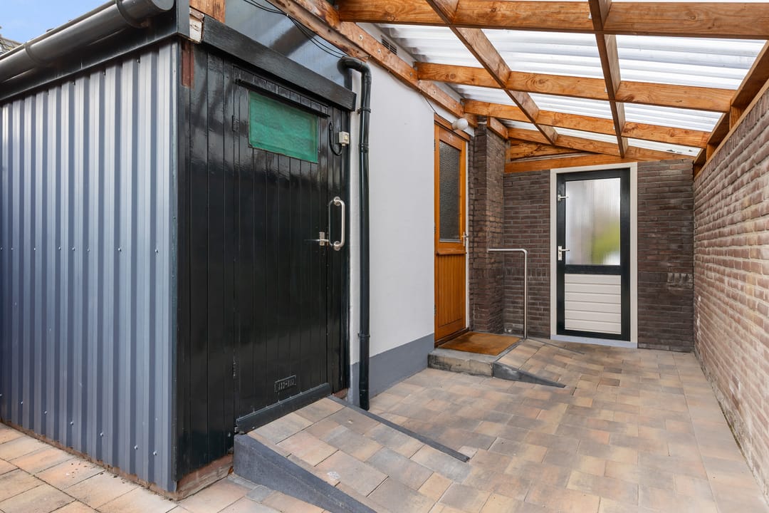Characterful 1930s Home with Large Garden and Sheds Near Apeldoorn Centre — 26