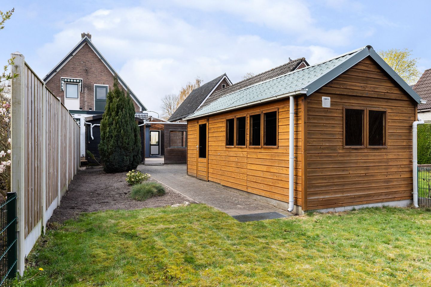 Characterful 1930s Home with Large Garden and Sheds Near Apeldoorn Centre — 34