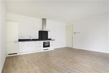 Foto 4 van Karel Appelhof 216