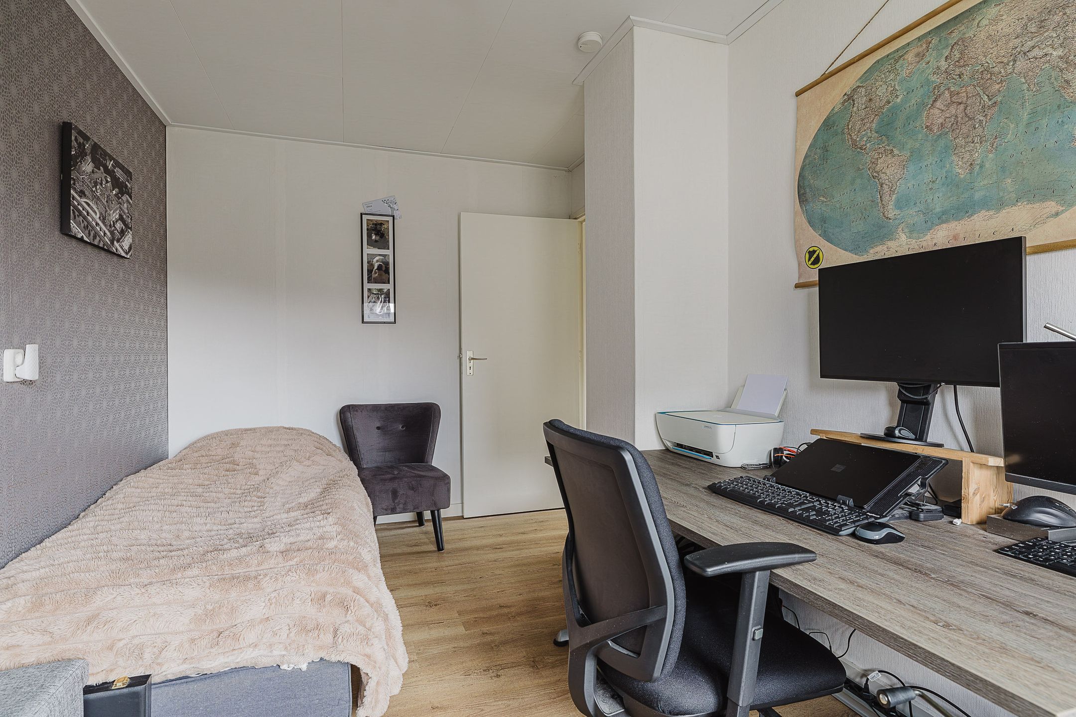 Spacious semi-detached home with garage and south-facing garden in Rijsbergen — 30