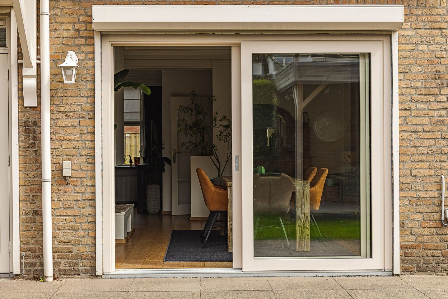 Spacious semi-detached home with garage and south-facing garden in Rijsbergen — 49