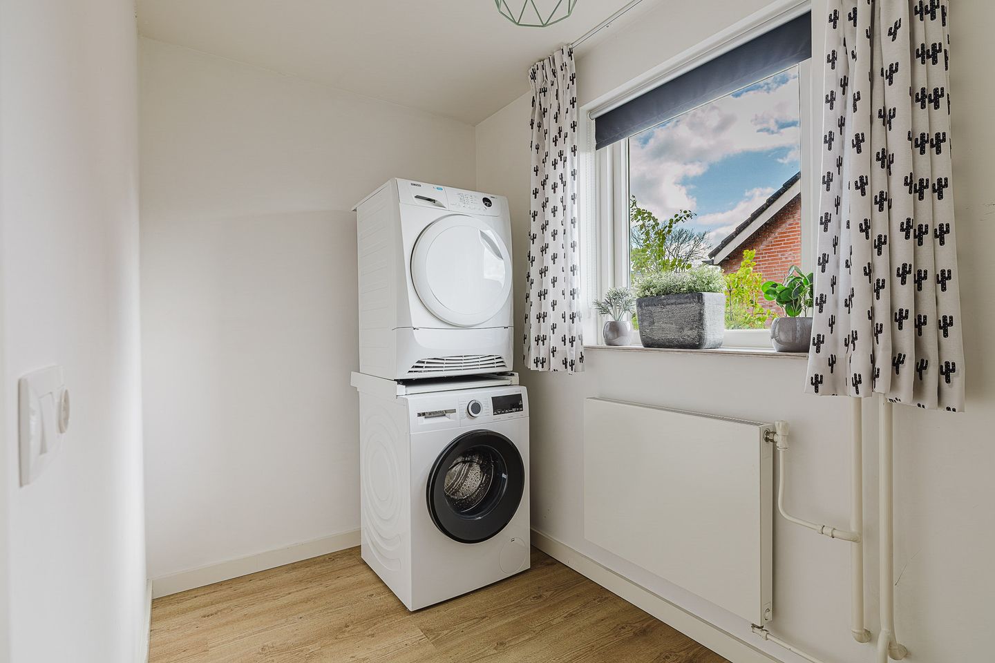Spacious semi-detached home with garage and south-facing garden in Rijsbergen — 35