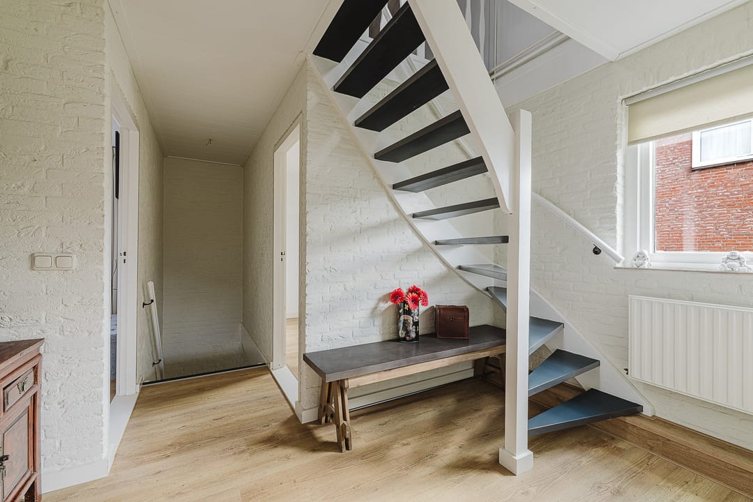Spacious semi-detached home with garage and south-facing garden in Rijsbergen — 37