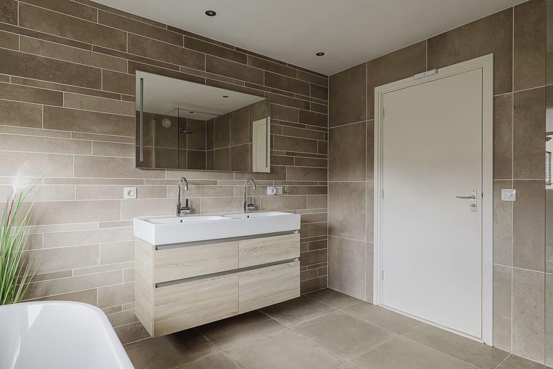Spacious semi-detached home with garage and south-facing garden in Rijsbergen — 31