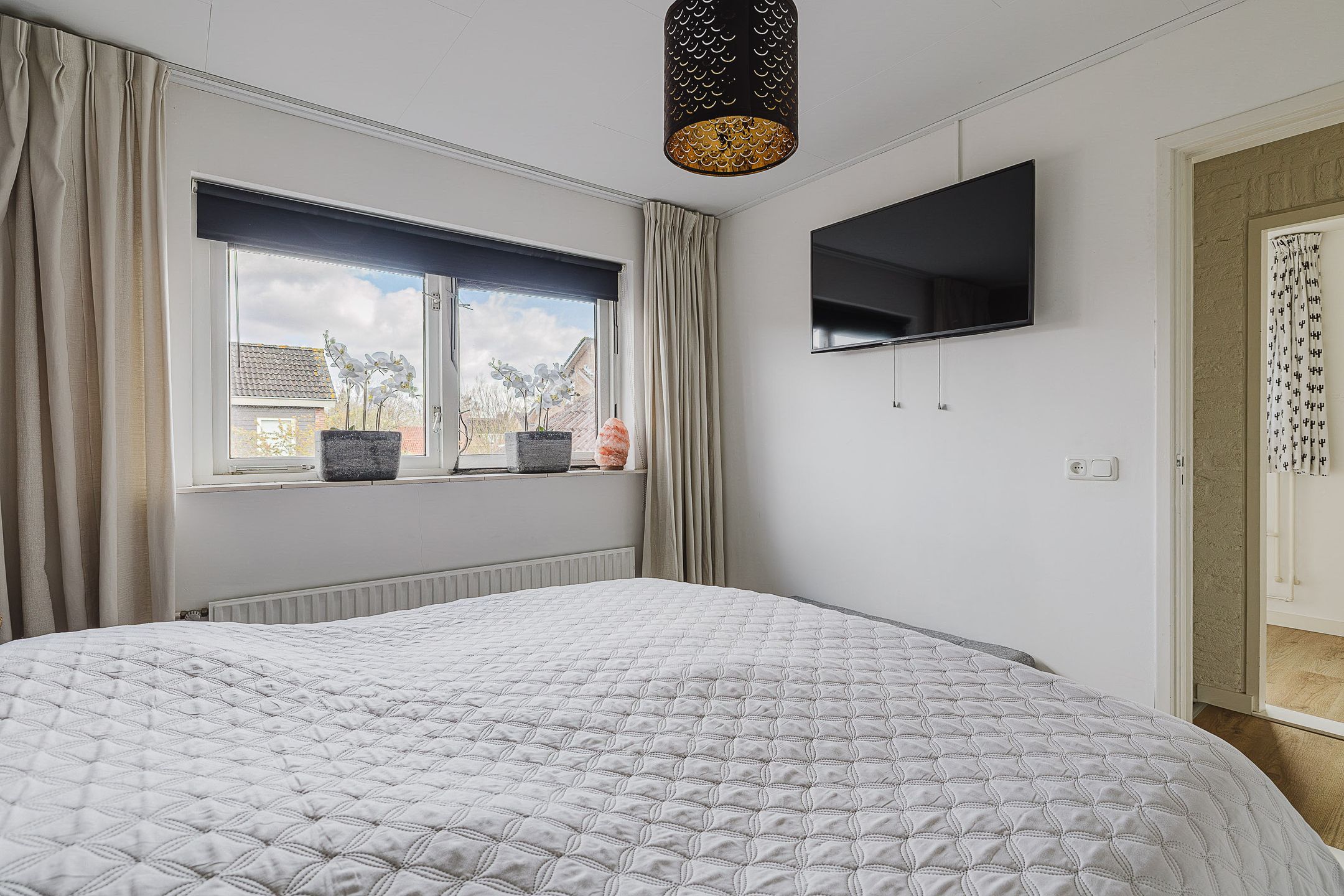 Spacious semi-detached home with garage and south-facing garden in Rijsbergen — 27
