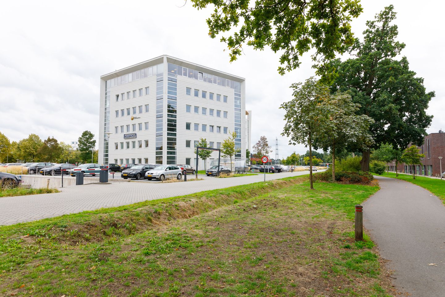 View photo 2 of Zuiderval 90-110