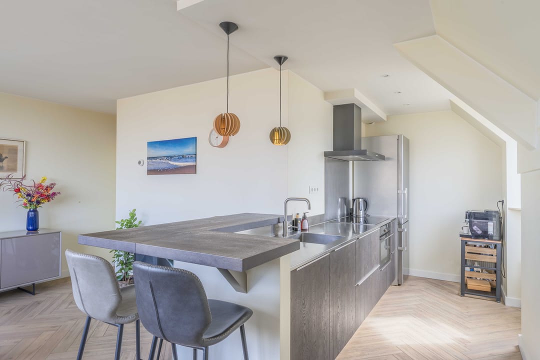Spacious apartment in Katwijk centre with sunny west-facing balcony near the beach — 13