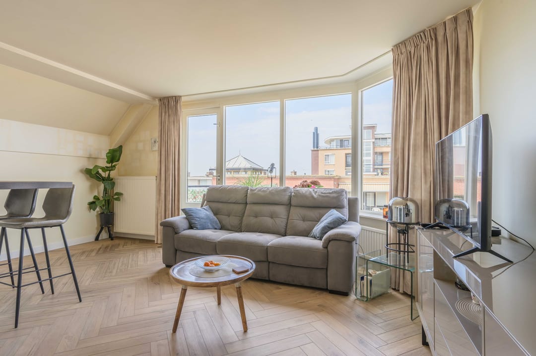 Spacious apartment in Katwijk centre with sunny west-facing balcony near the beach — 8