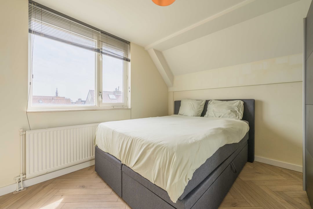 Spacious apartment in Katwijk centre with sunny west-facing balcony near the beach — 7