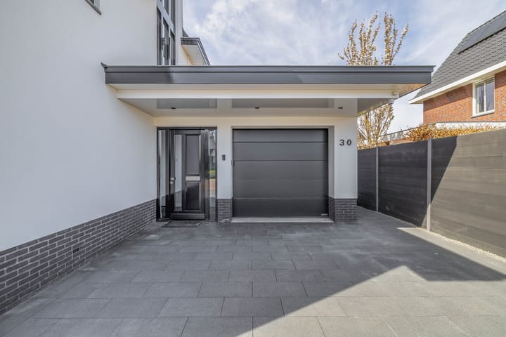 Photo 4 of Paardenbloemdreef 30