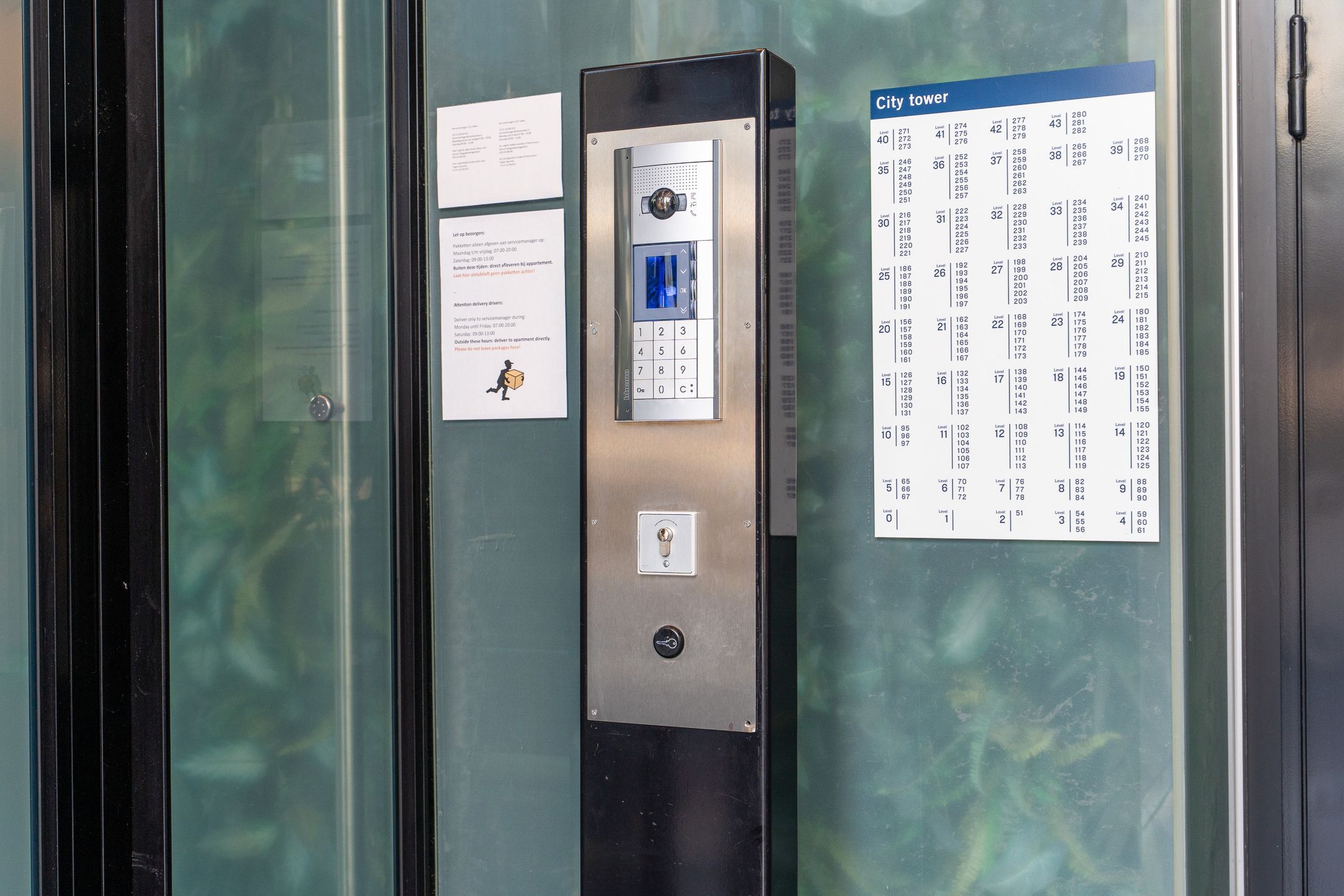 Foto 6 van Anna van Buerenplein 272