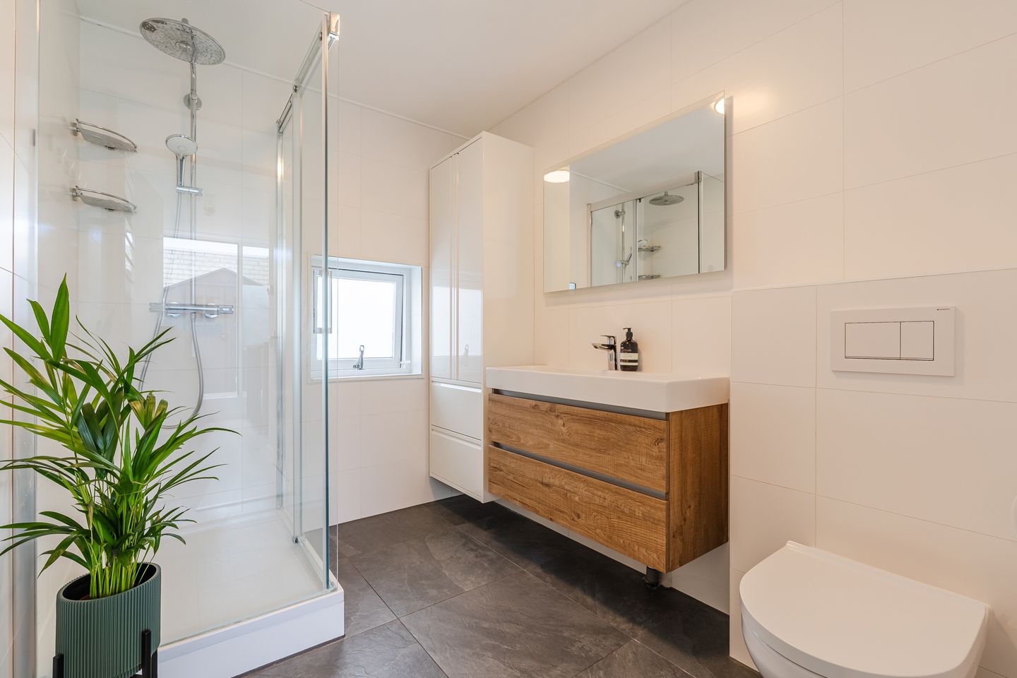 Foto 4 van Catharina van Renneshof 9