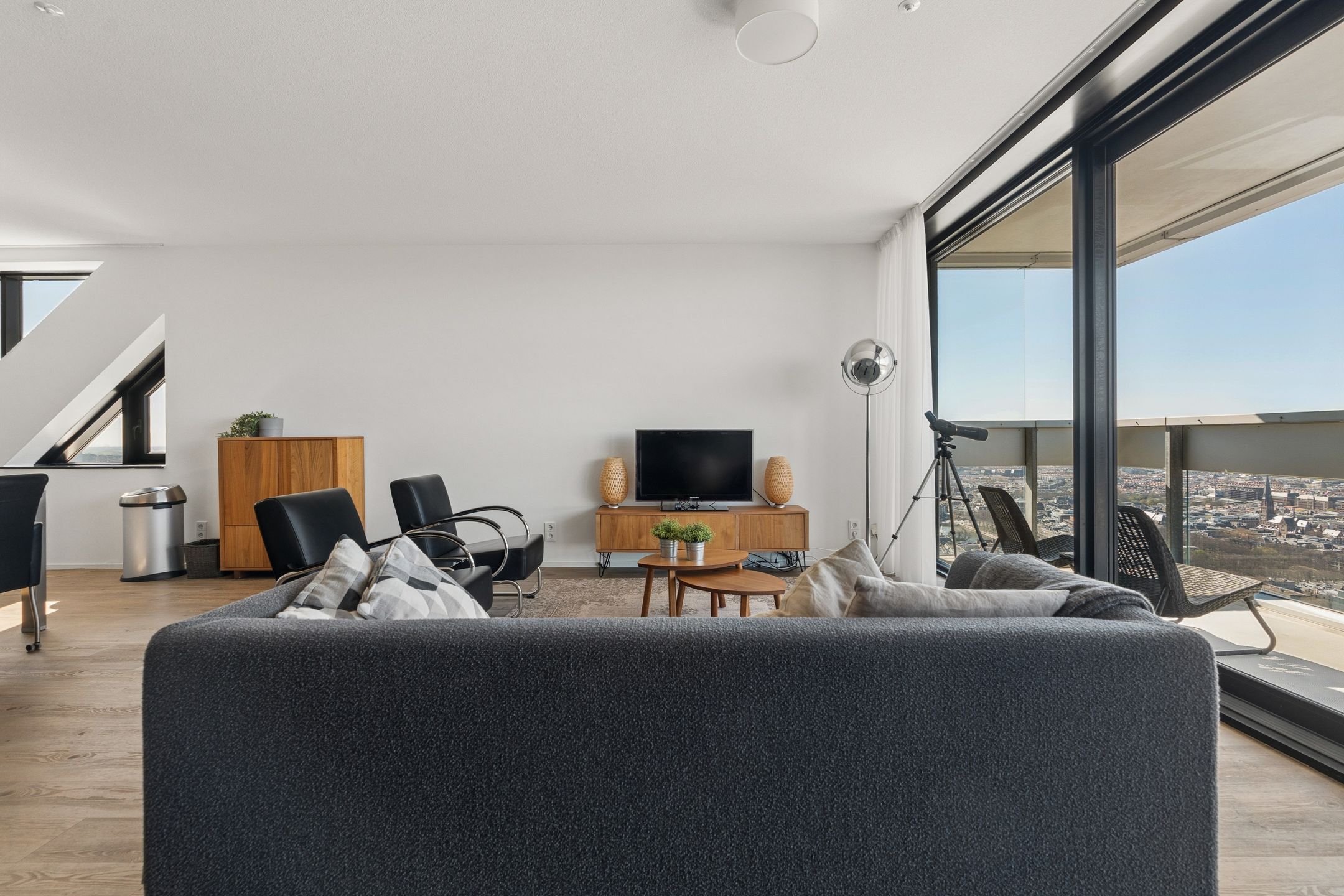 Foto 15 van Anna van Buerenplein 272