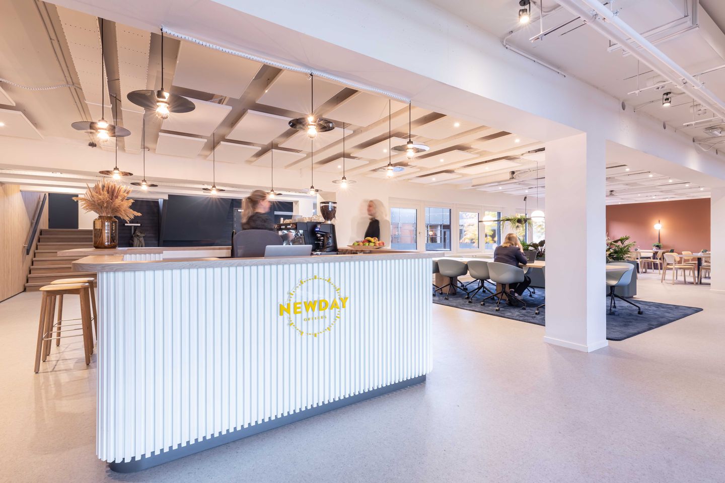 Bekijk foto 2 van Atoomweg 50