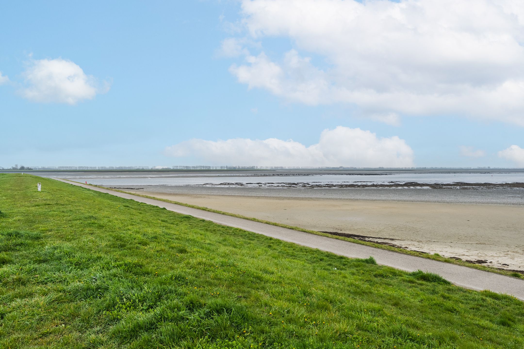 Well-maintained terraced house with three bedrooms near the Oosterschelde — 33
