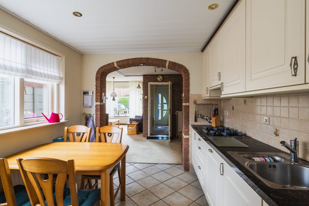 Well-maintained terraced house with three bedrooms near the Oosterschelde — 13