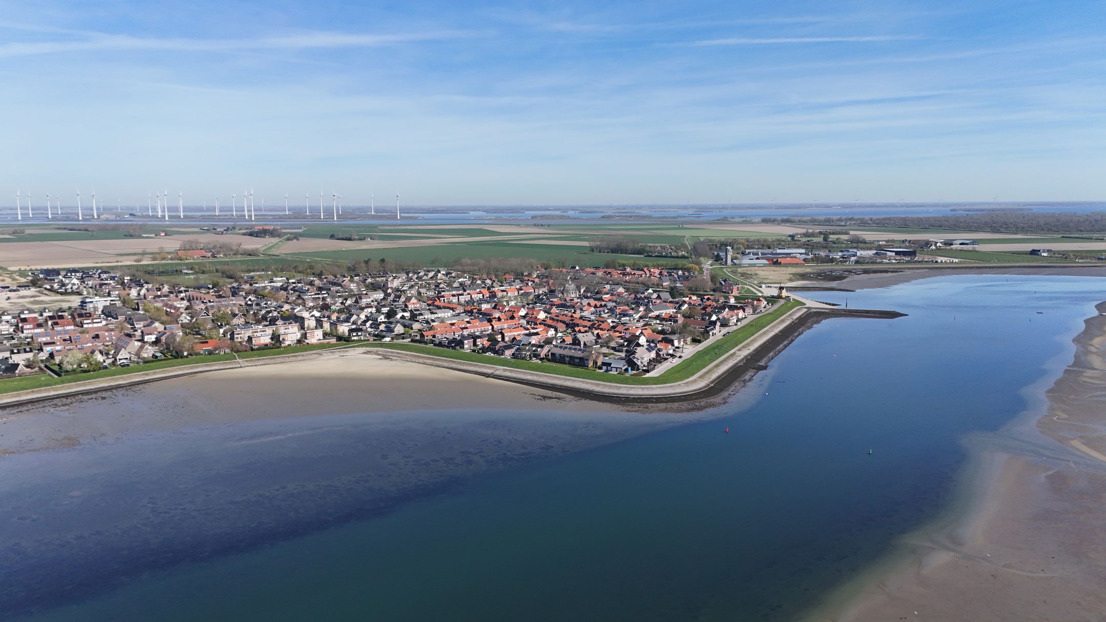 Well-maintained terraced house with three bedrooms near the Oosterschelde — 36