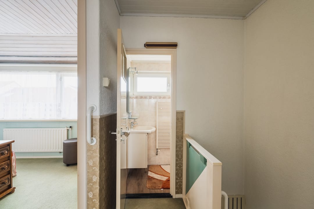 Well-maintained terraced house with three bedrooms near the Oosterschelde — 17