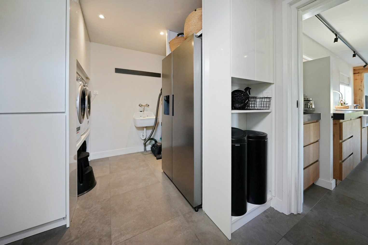 Photo 21 of Molendwarsstraat 9