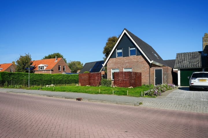 Photo 2 of Molendwarsstraat 9