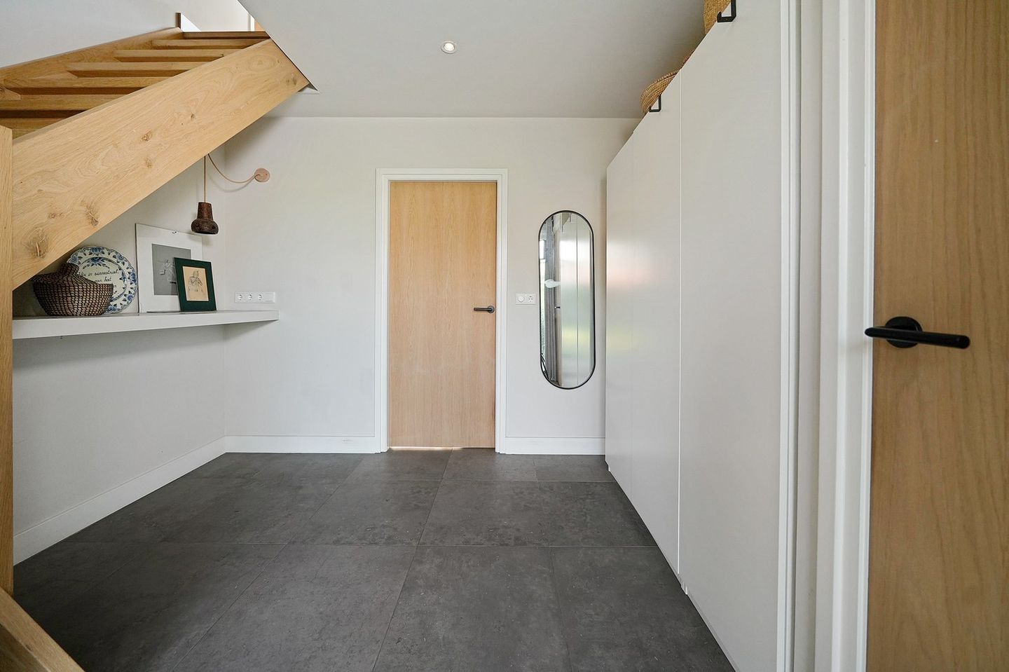 Photo 10 of Molendwarsstraat 9