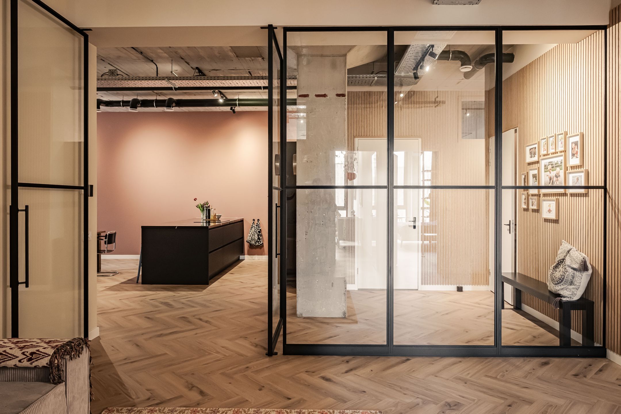 Photo 18 of Surinamepad 106