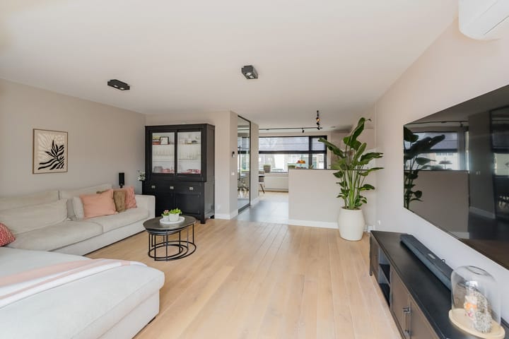 Photo 2 of Westerdreef 67