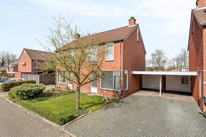 Tussenwoning te koop: Engelwortel 15, Oldenzaal