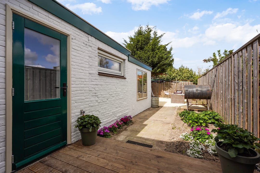 Photo 16 of Sint Raphaëlstraat 9