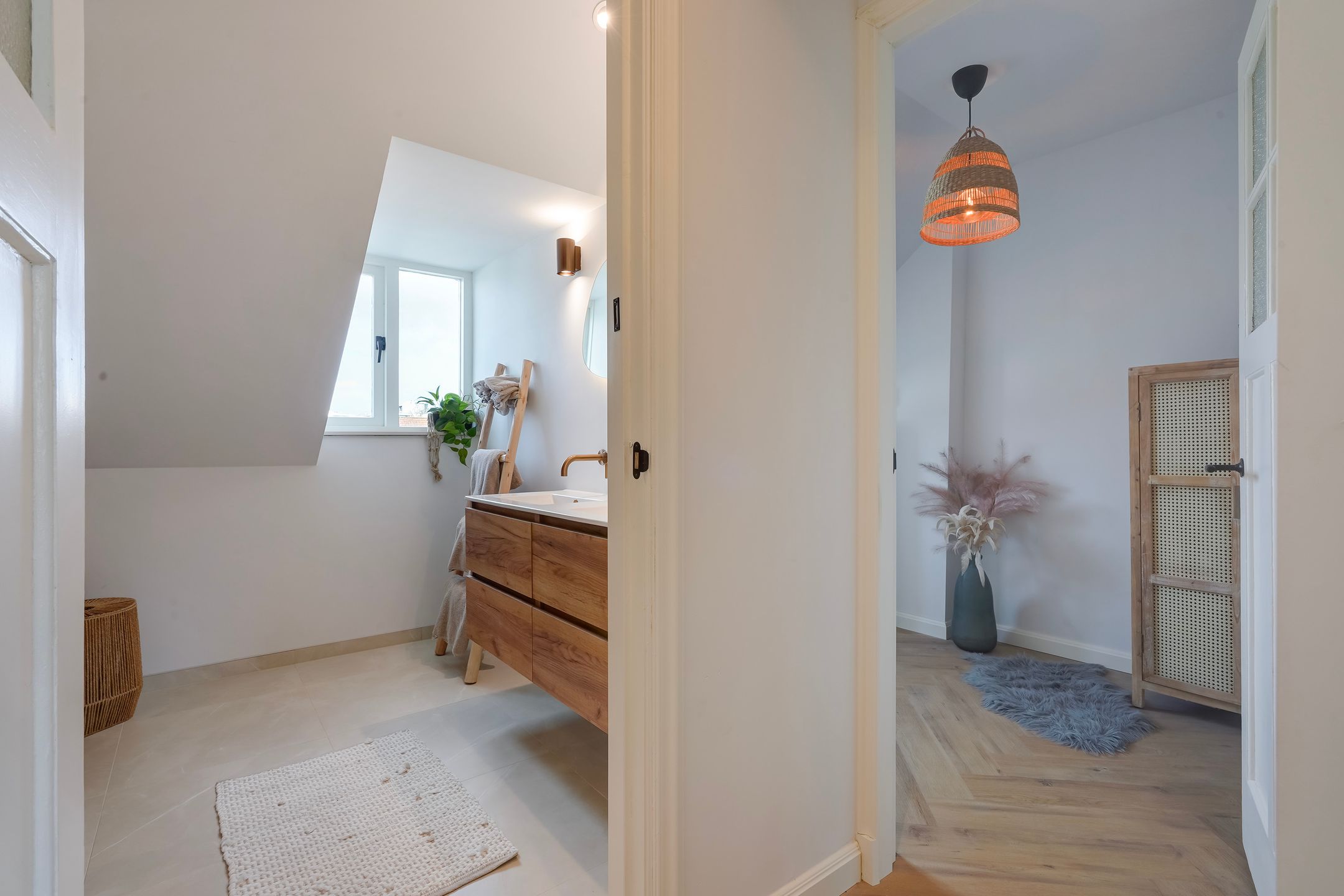 Photo 27 of Sint Raphaëlstraat 9