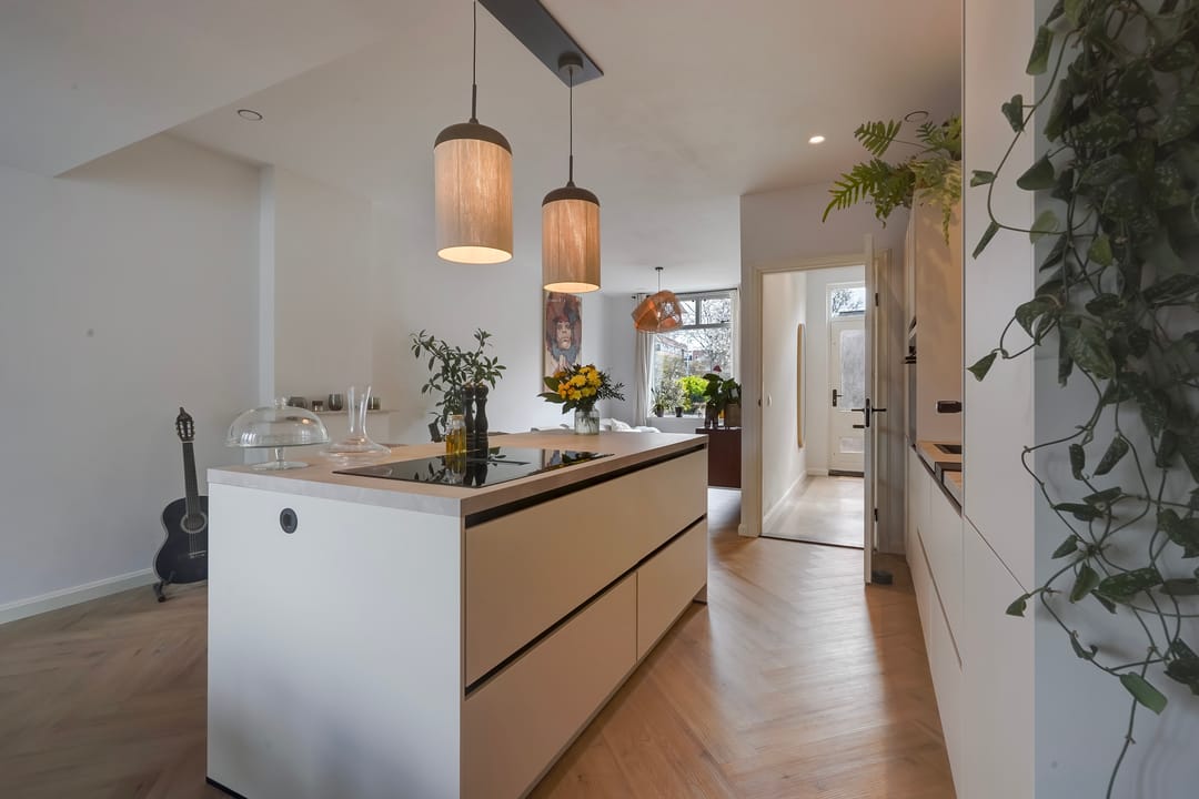 Photo 11 of Sint Raphaëlstraat 9