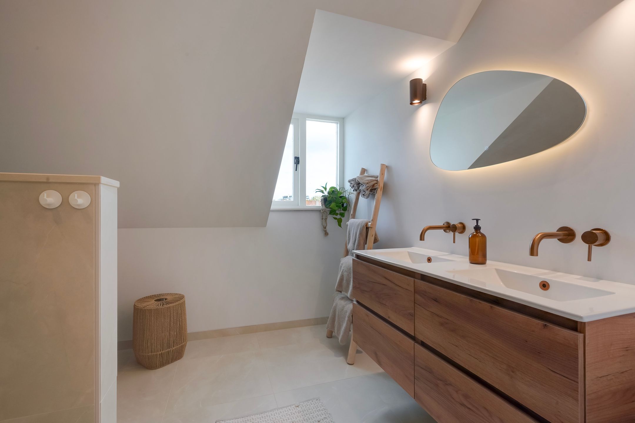 Photo 24 of Sint Raphaëlstraat 9