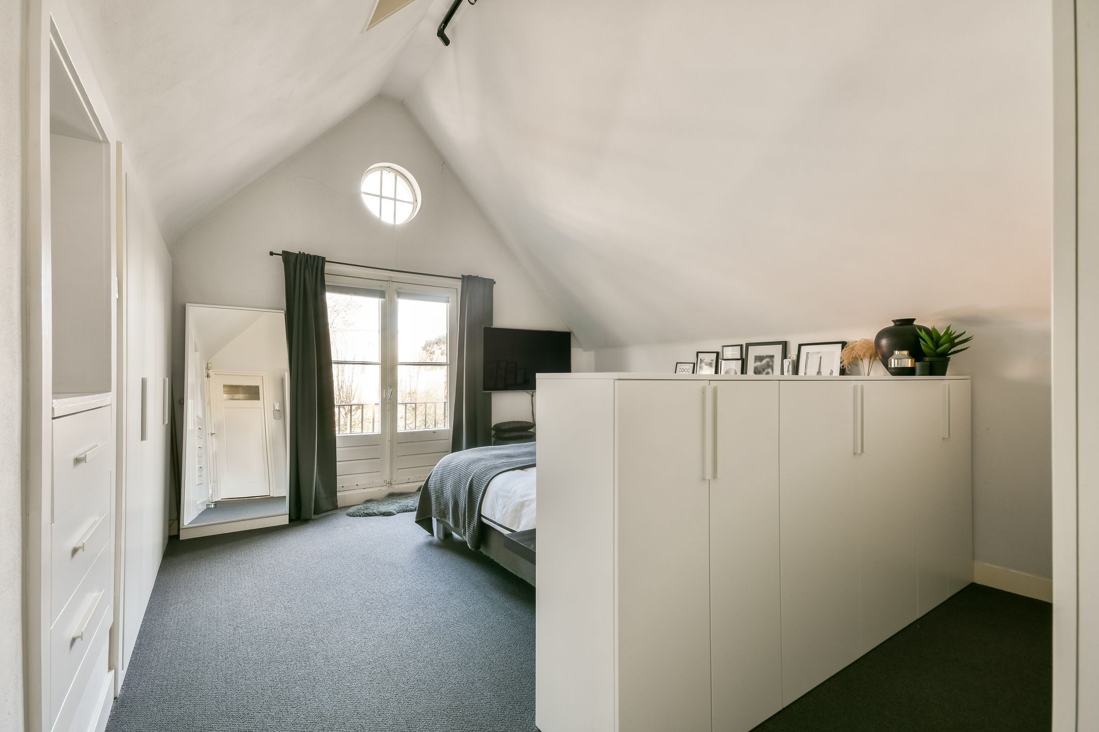Charming 1930s Semi-Detached House with Driveway in Green Zandvoort Neighborhood — 27