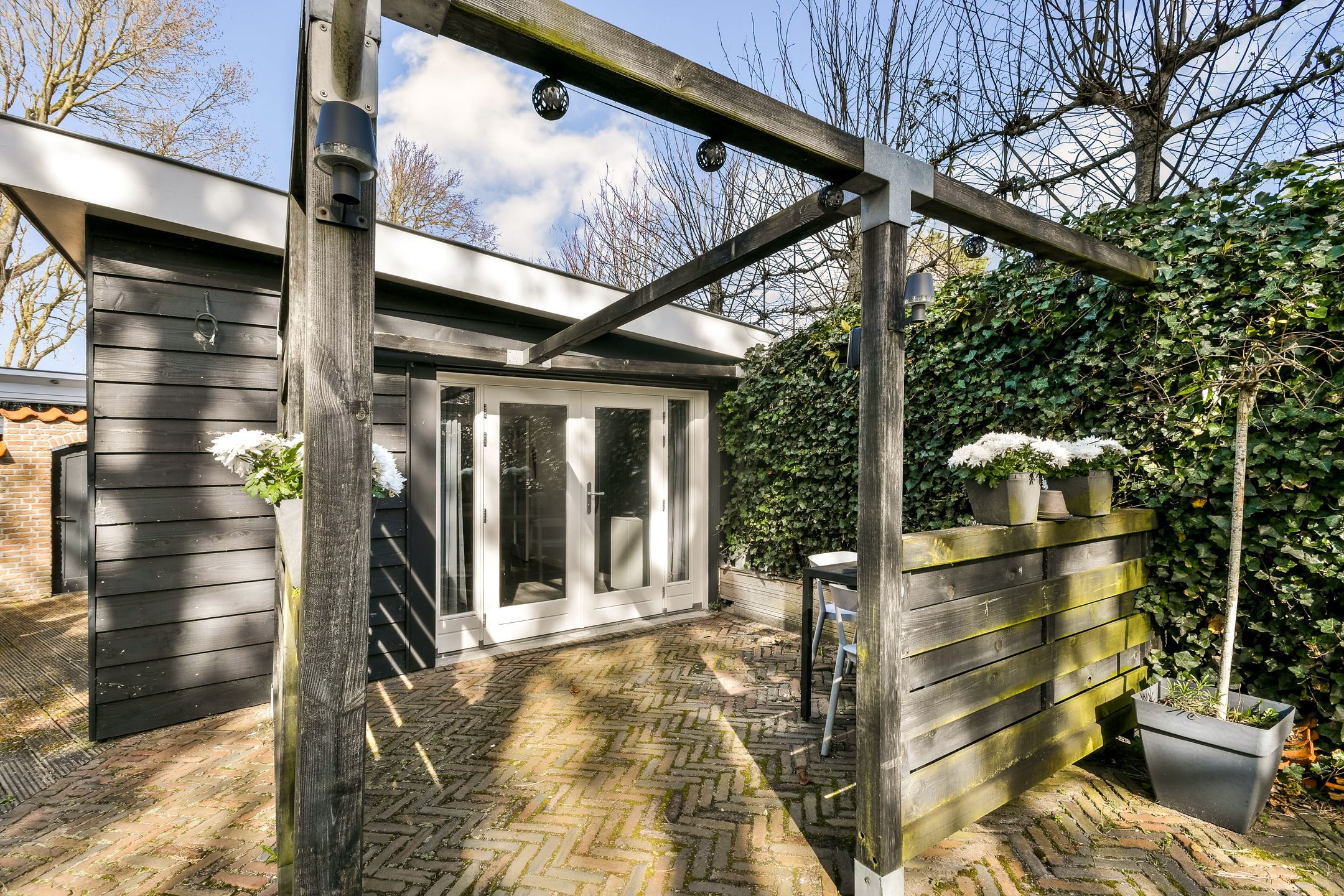 Charming 1930s Semi-Detached House with Driveway in Green Zandvoort Neighborhood — 36