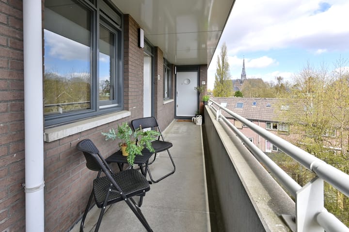Photo 4 of Naarderstraat 50-A