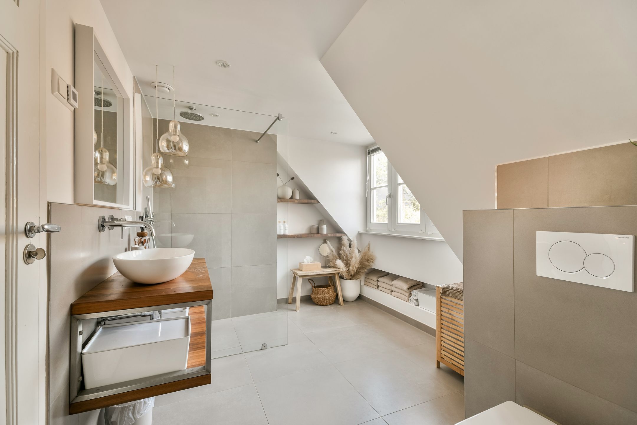 Charming 1930s Semi-Detached House with Driveway in Green Zandvoort Neighborhood — 30