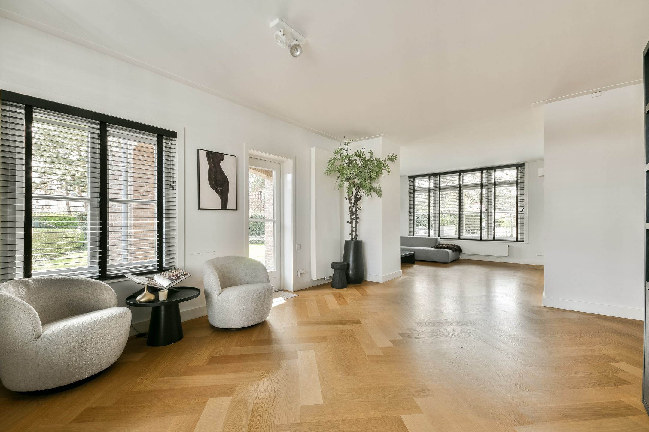 Charming 1930s Semi-Detached House with Driveway in Green Zandvoort Neighborhood — 15