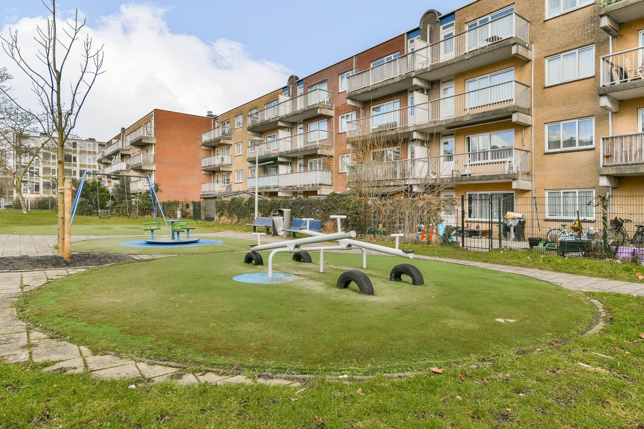 Luxurious Penthouse Apartment with Terrace and Private Parking in Amsterdam Osdorp — 24