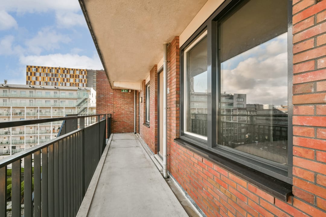 Luxurious Penthouse Apartment with Terrace and Private Parking in Amsterdam Osdorp — 23