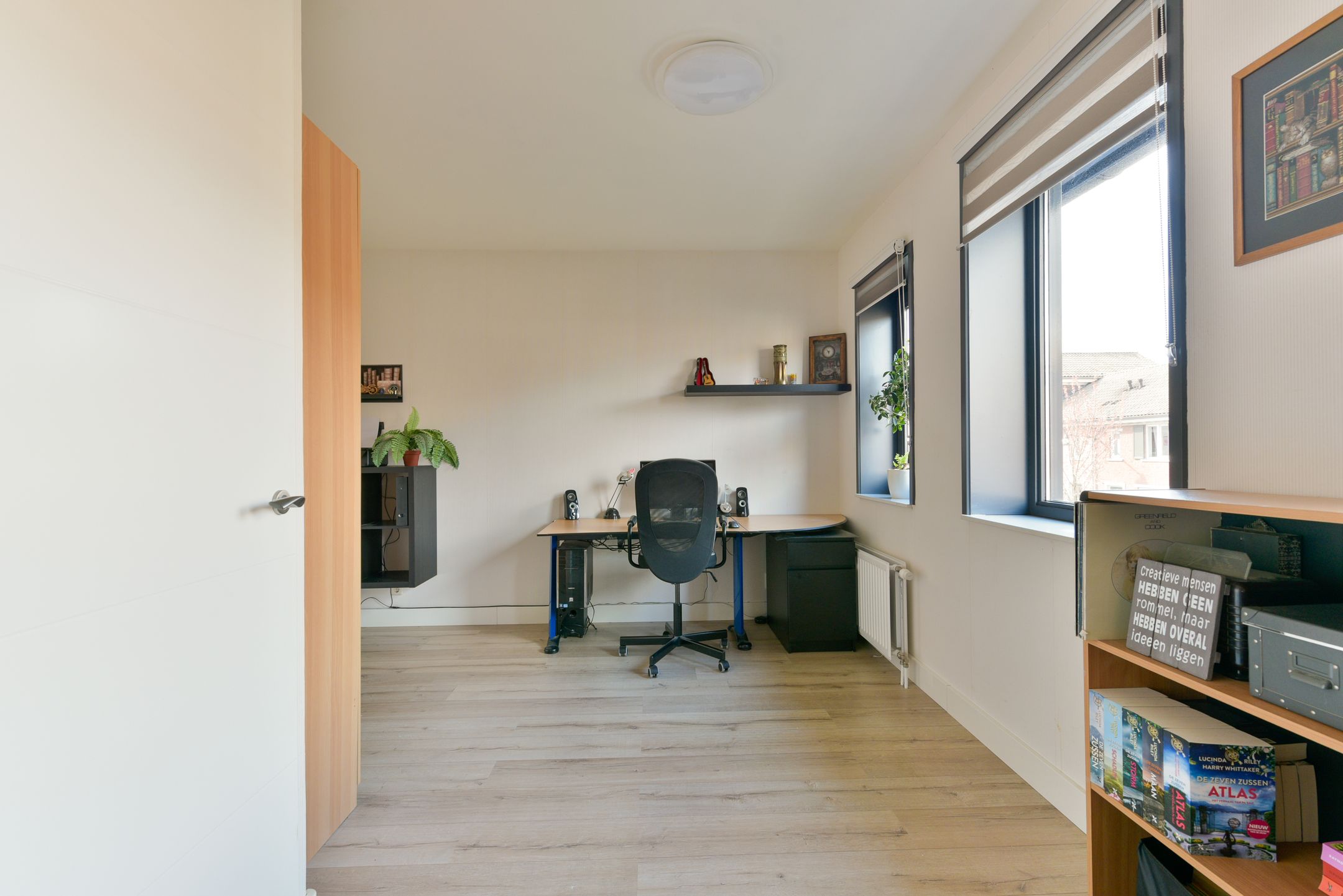 Foto 27 van Via Horta 105