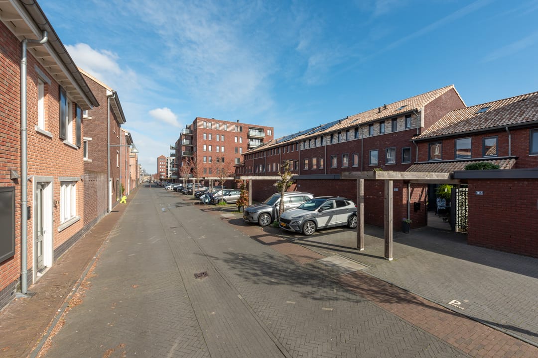 Foto 38 van Via Horta 105