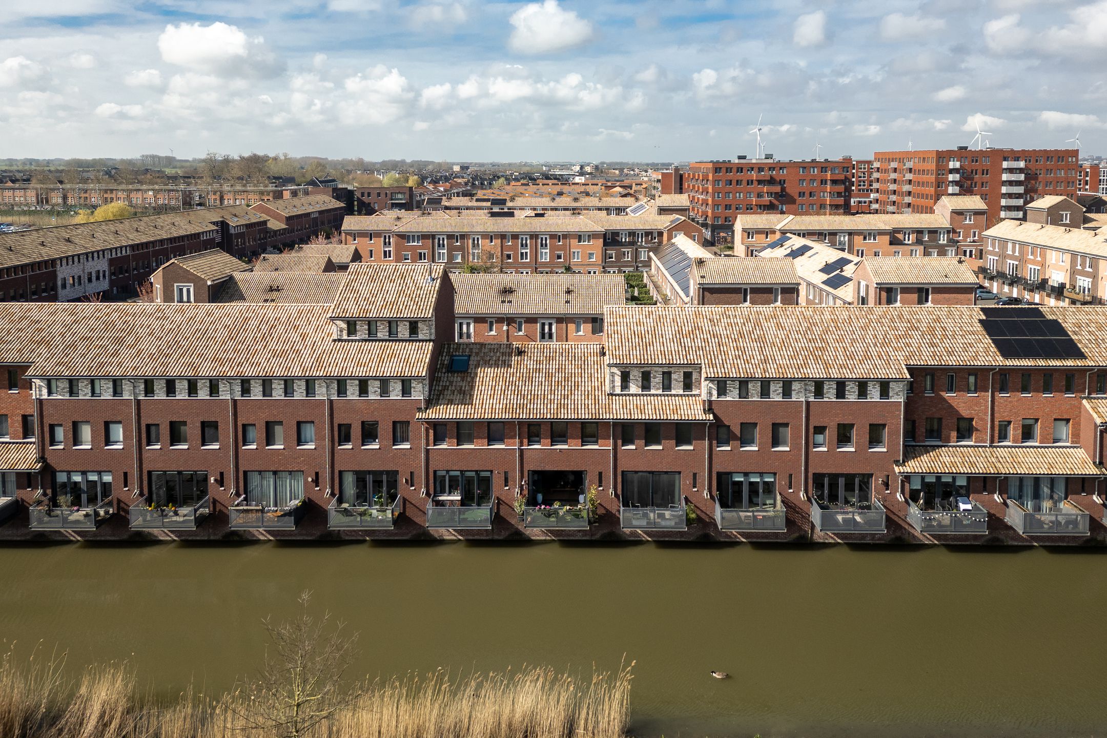 Foto 36 van Via Horta 105