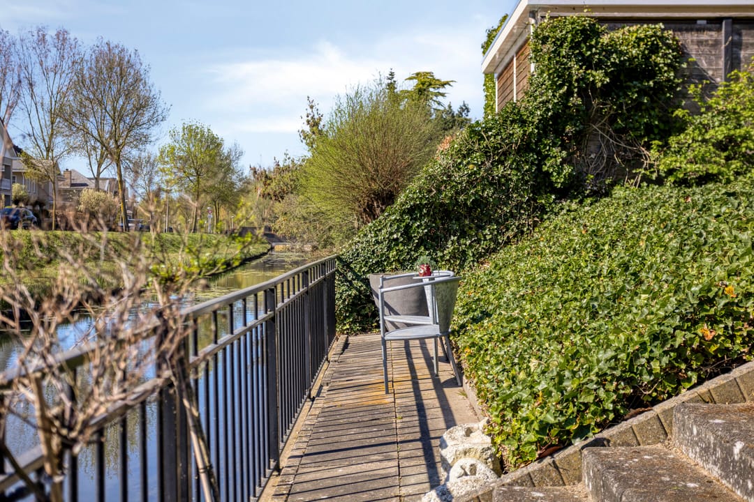 Waterfront Luxury Villa with Panoramic Views in Blixembosch — 46
