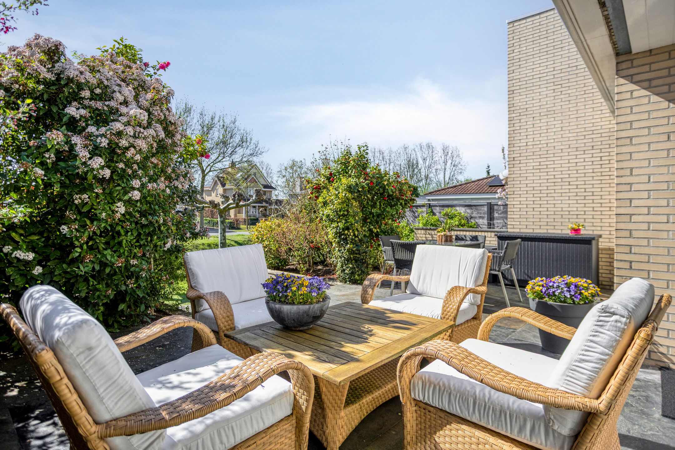 Waterfront Luxury Villa with Panoramic Views in Blixembosch — 42