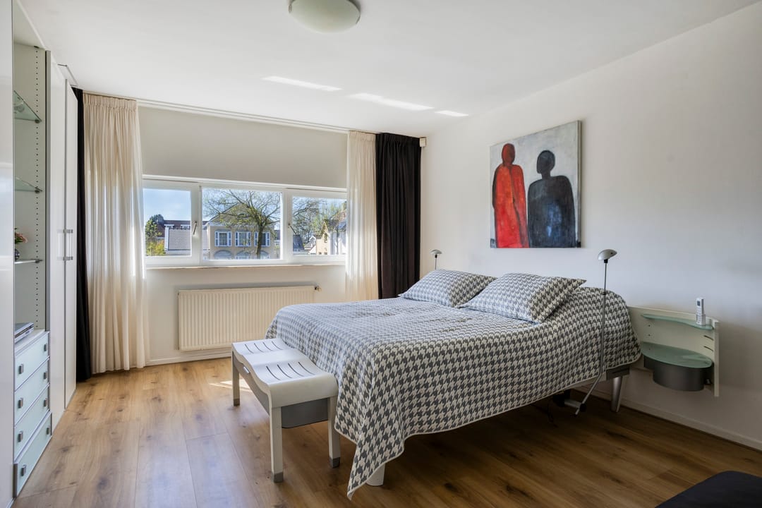 Waterfront Luxury Villa with Panoramic Views in Blixembosch — 32